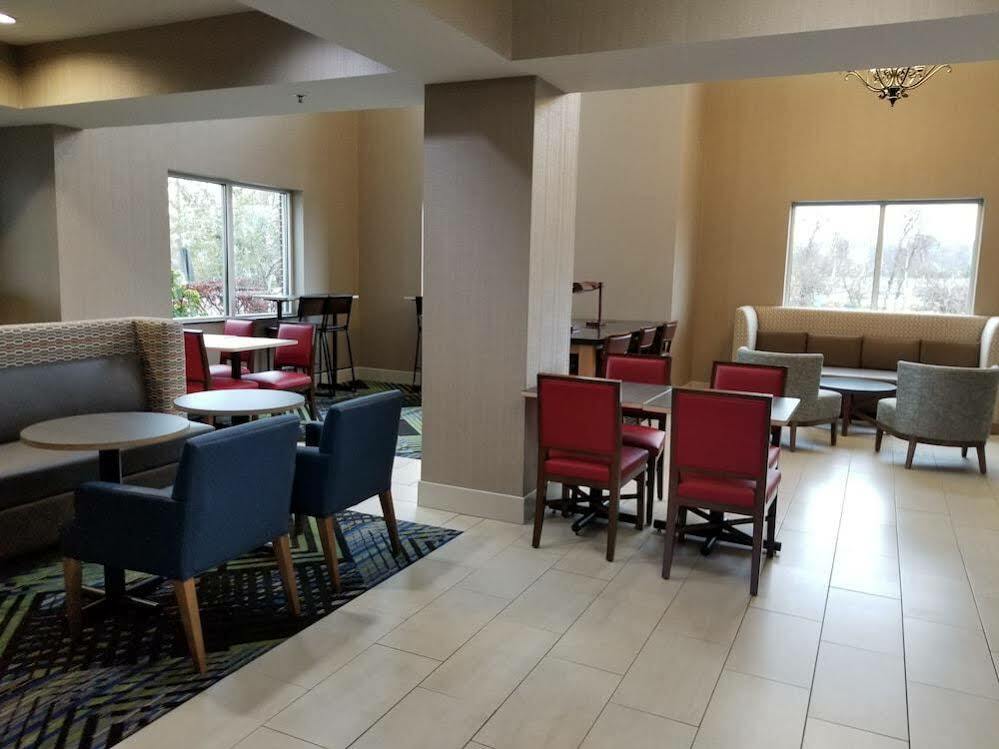 Holiday Inn Express Hotel & Suites Louisville South-Hillview, An Ihg Hotel Εξωτερικό φωτογραφία
